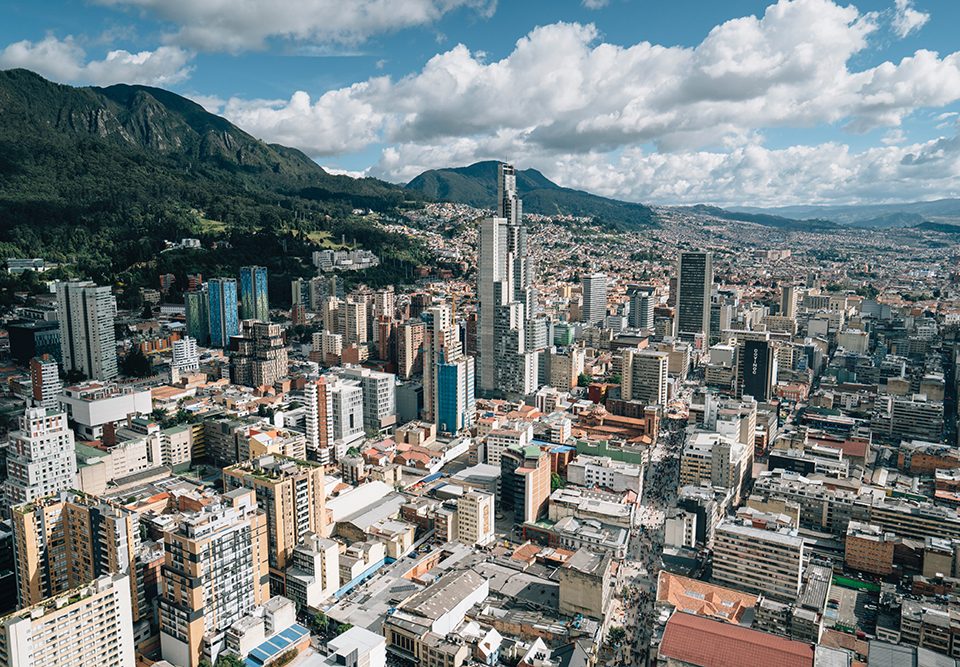 6 reasons to work with a foreign trade consultant when targeting business in Colombia